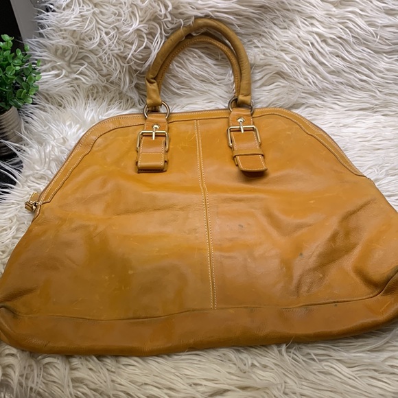 GUIA’S Made in Italy Genuine Leather Studed Tan Bag - Picture 2 of 3